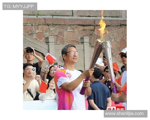 中国运动员首棒点燃亚运会火炬接力精彩开启 传递团结与梦想的光辉 中国运动员首棒点燃亚运会火炬接力精彩开启 传递团结与梦想的光辉