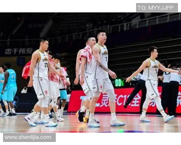 CBA常规赛MVP出炉,爆冷击败热门人选 CBA常规赛MVP出炉,爆冷击败热门人选